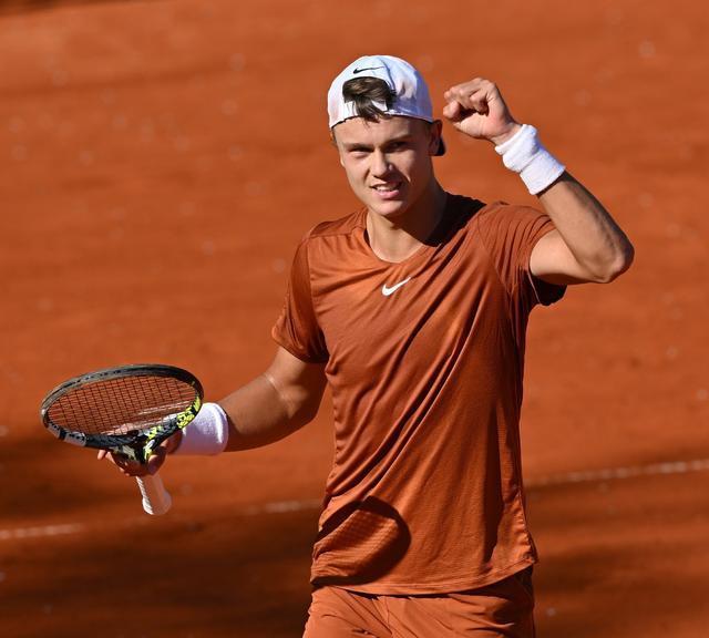 次公开宣布 次公开宣布